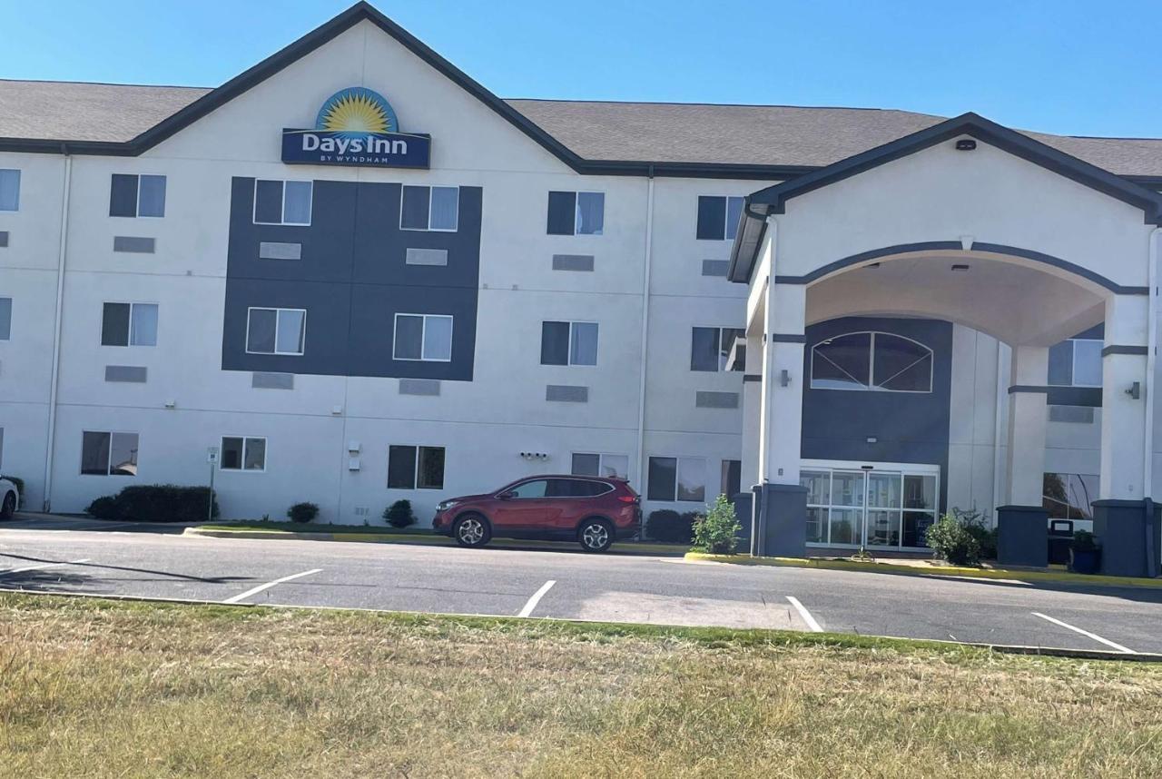 Days Inn By Wyndham Copperas Cove Exterior photo