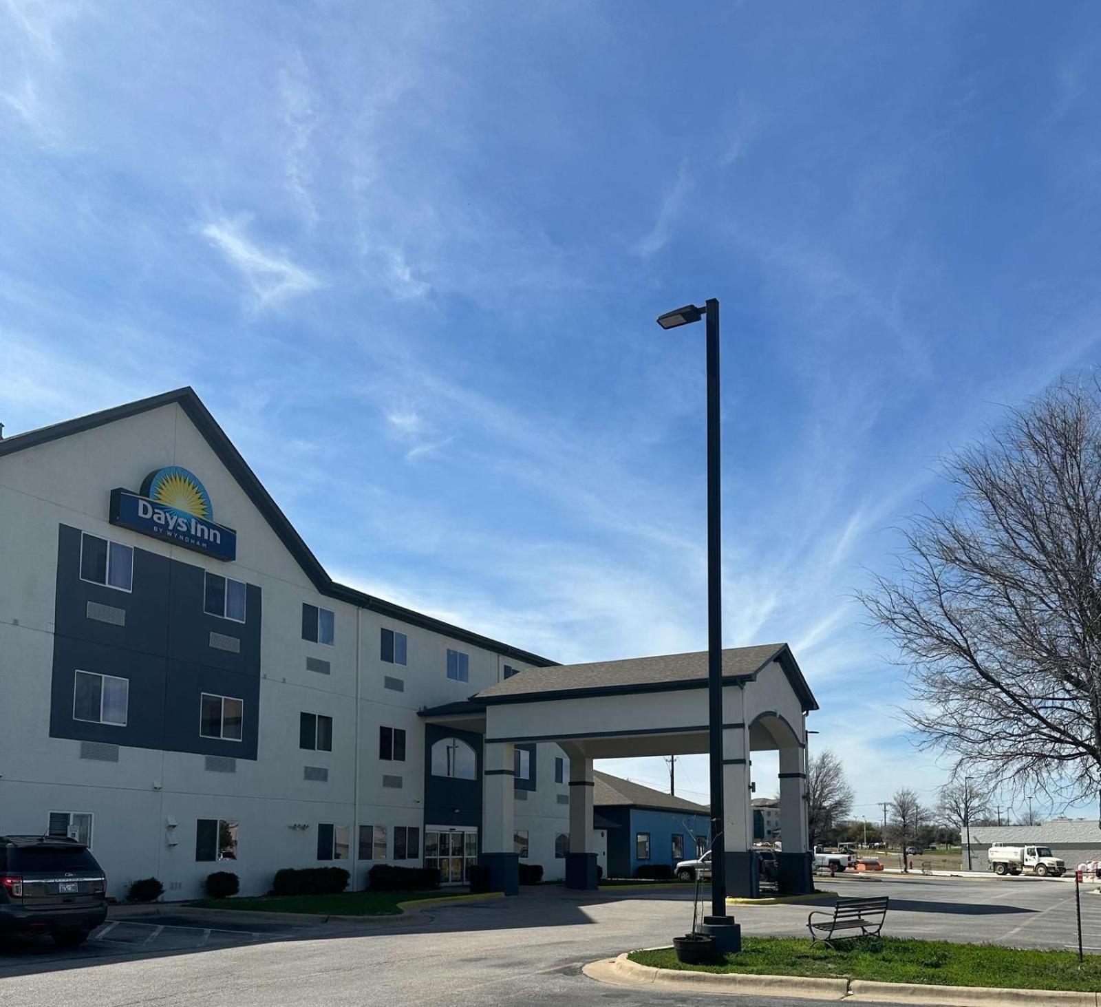 Days Inn By Wyndham Copperas Cove Exterior photo